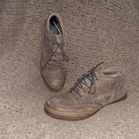 Dolcis Other - Vintage DOLCIS-Brown Distressed Oiled Suede Desert Boots-Sz 13-NWOB